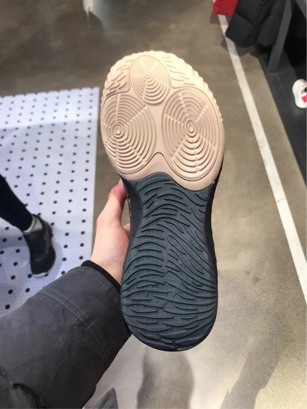 China&Sport Anta Gordon Hayward GH1 "BARBER SHOP" 2020 Spring Basketball Sneakers 2 China&Sport Anta Gordon Hayward GH1 "BARBER SHOP" 2020 Spring Basketball Sneakers - Image 2