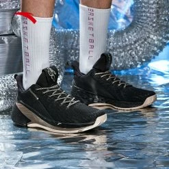 China&Sport Anta KT4 Klay Thompson Final Low "Road" Basketball Shoes - Black/Gold 7 China&Sport Anta KT4 Klay Thompson Final Low "Road" Basketball Shoes - Black/Gold -Li-Ning Shop 11931102 1 1