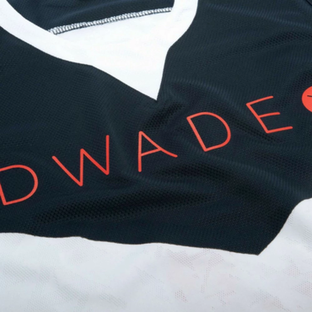 China&Sport Li-Ning WoW 3 Dwyane Wade Basketball Jersey 4 China&Sport Li-Ning WoW 3 Dwyane Wade Basketball Jersey - Image 4