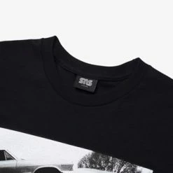 Alternative view of Tee X Estevan Oriol
